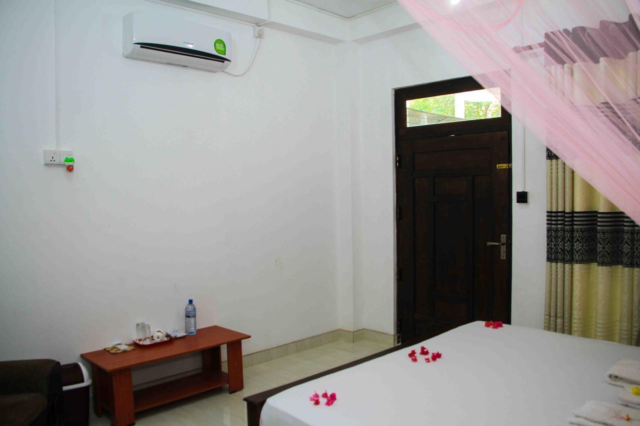 Miracle Home Stay Dambulla Esterno foto