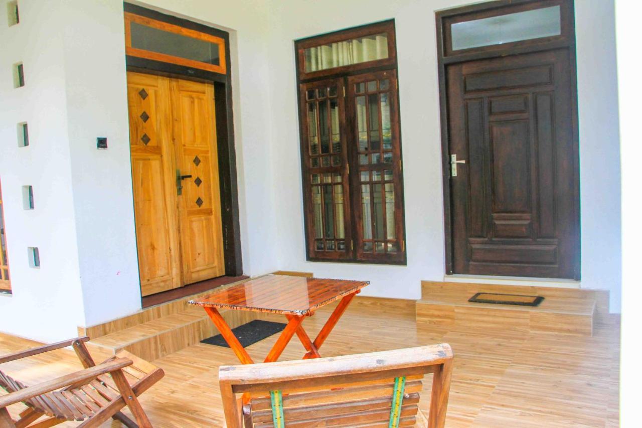 Miracle Home Stay Dambulla Esterno foto