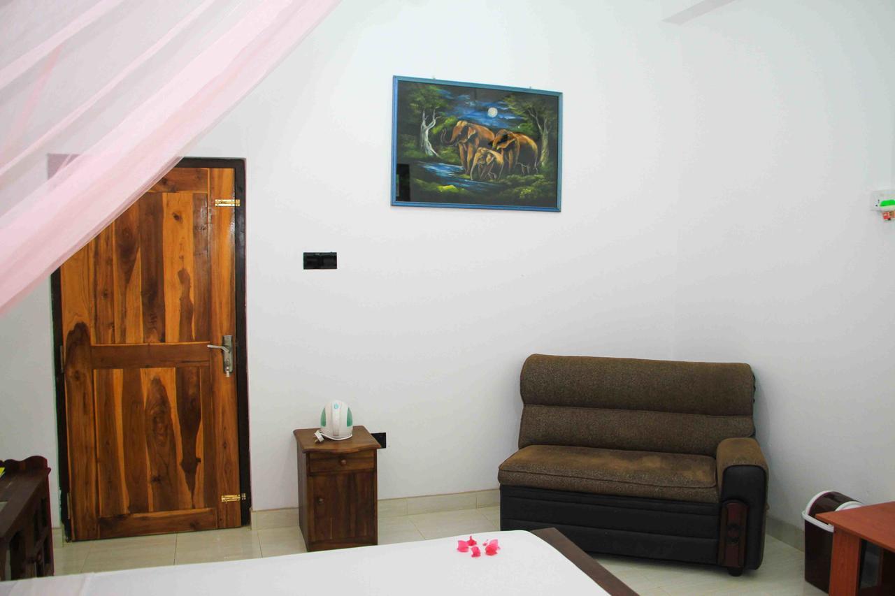 Miracle Home Stay Dambulla Esterno foto