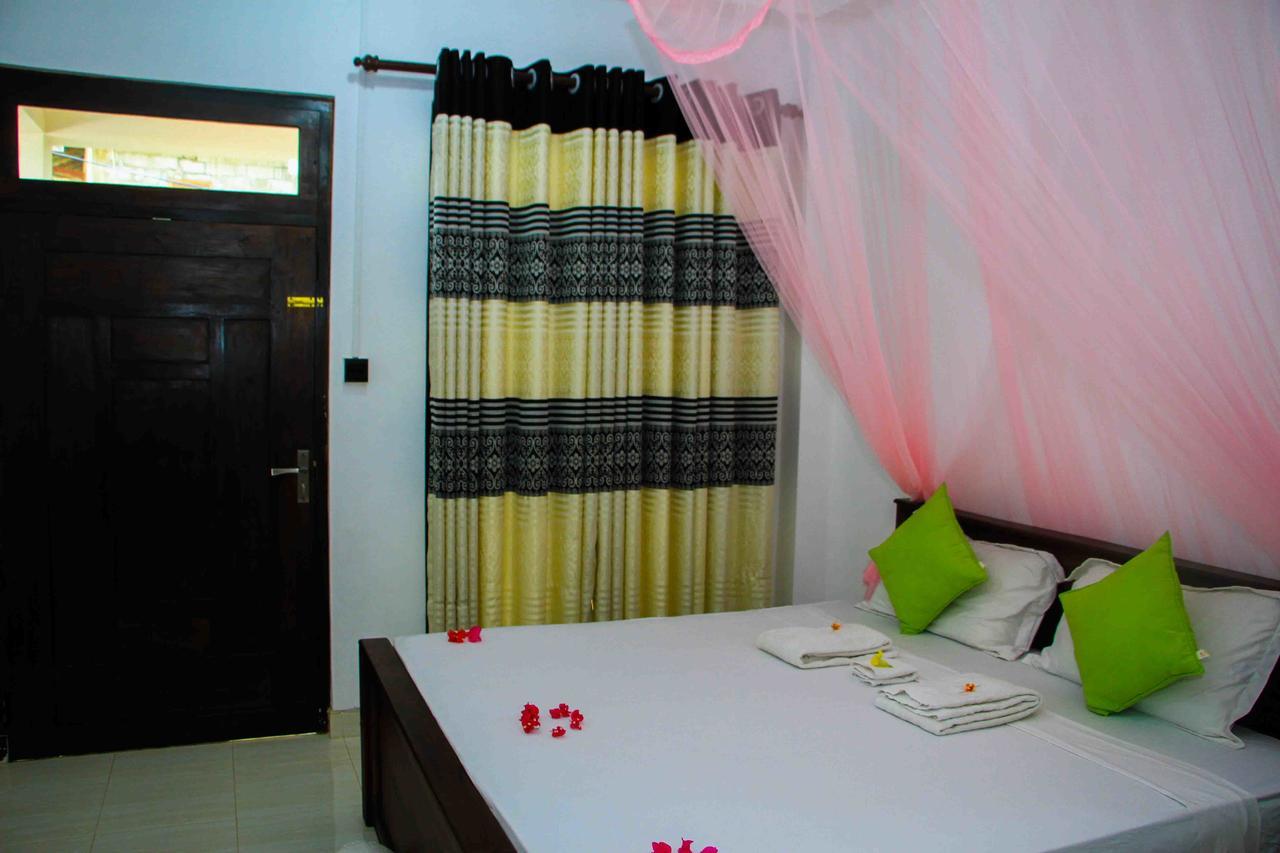 Miracle Home Stay Dambulla Esterno foto