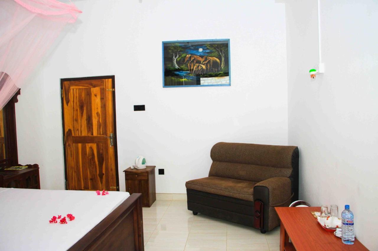 Miracle Home Stay Dambulla Esterno foto